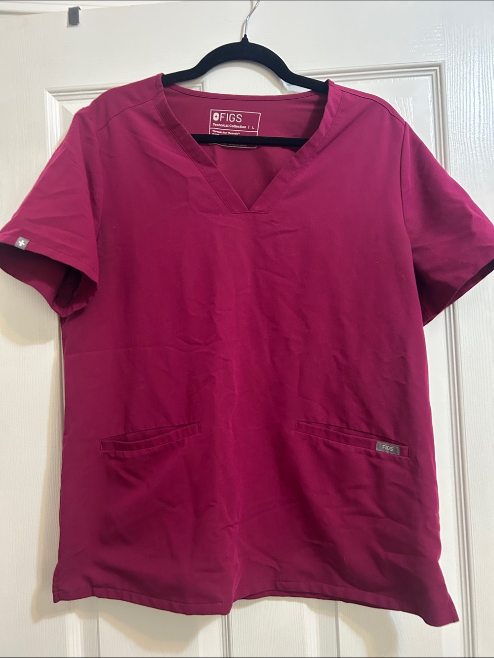 Figs Short-Sleeve V-Neck Top in Berry Plum